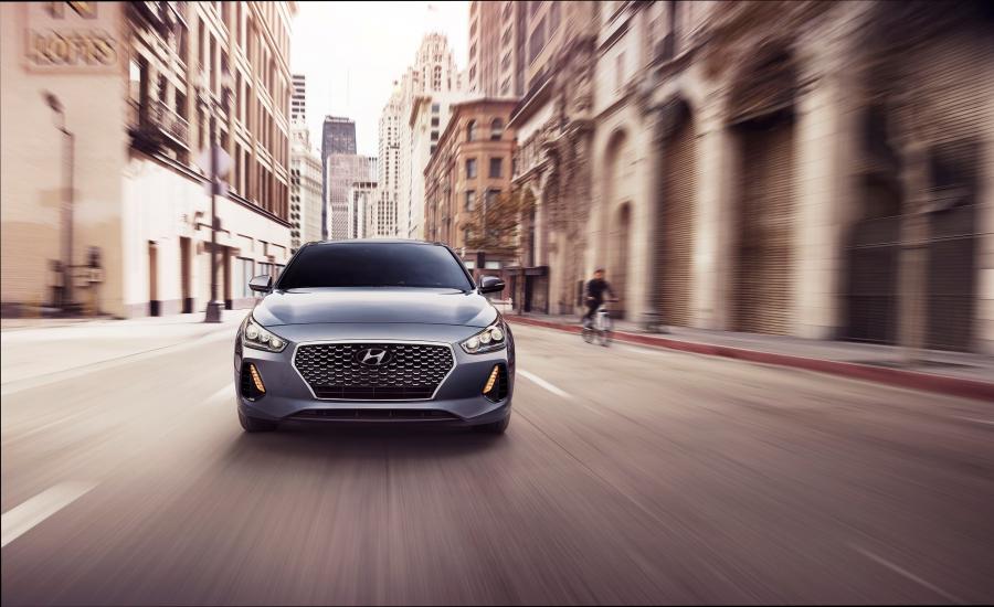  Hyundai Elantra GT Sport 2017 года  (фото 18 из 40)